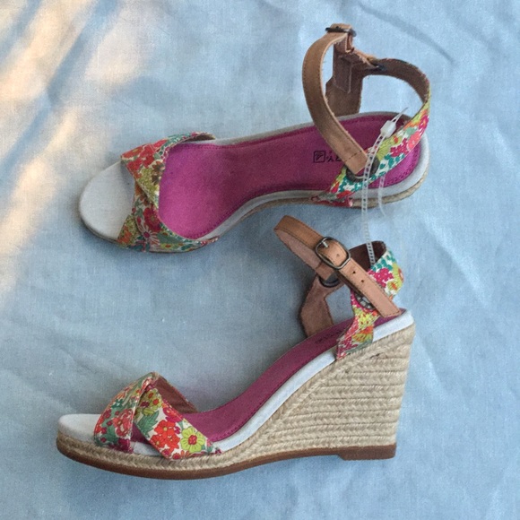 Sperry Shoes - NWT Sperry floral Saylor wedge espadrille sandals